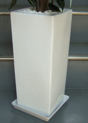 20cm×20cm×高さ45cmの縦長タイプ